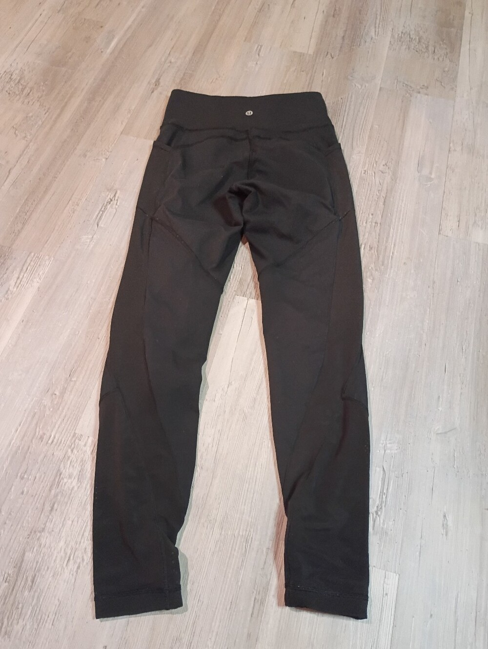 Lululemon - Picture 4 of 6